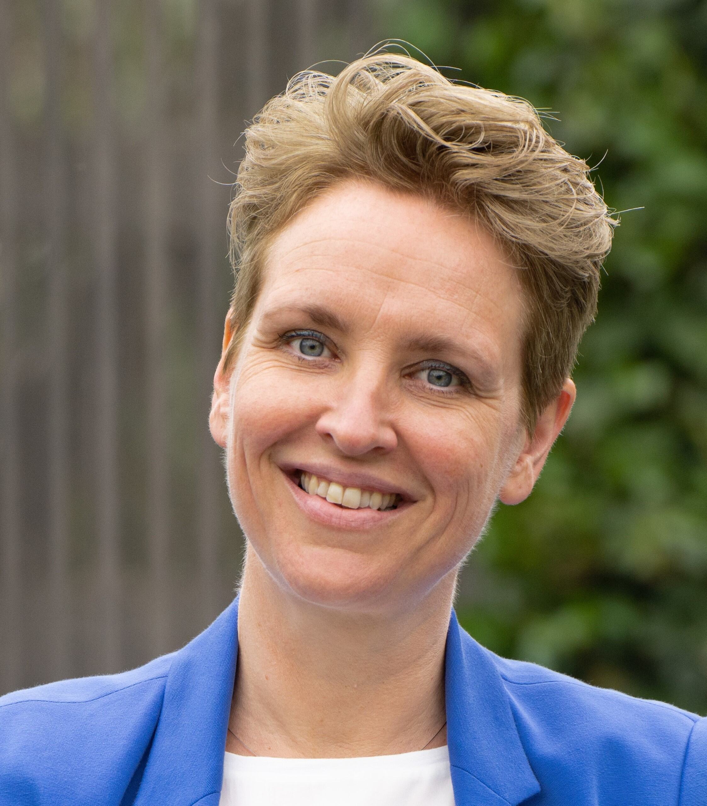 Sjoukje  van 't Veer